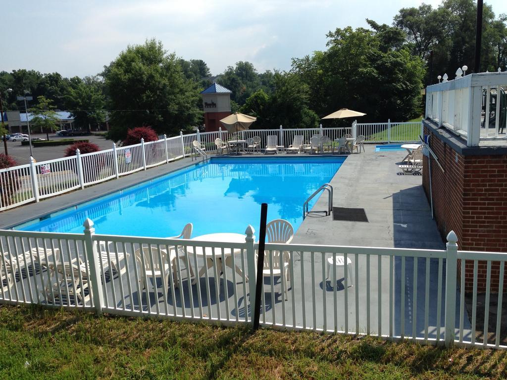 Quality Inn Waynesboro - Skyline Drive Экстерьер фото
