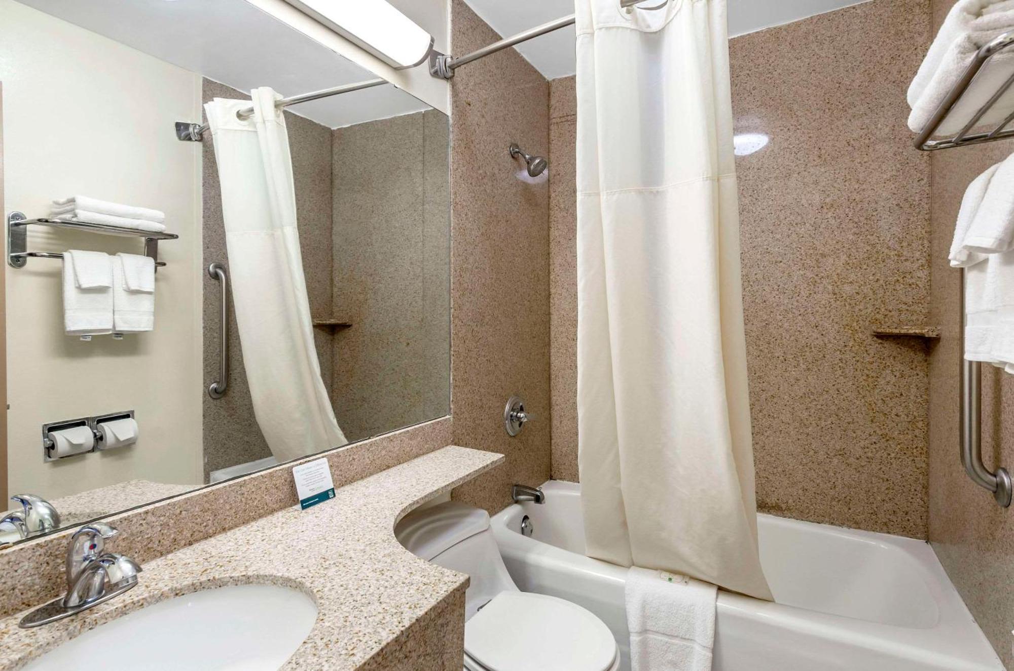 Quality Inn Waynesboro - Skyline Drive Экстерьер фото