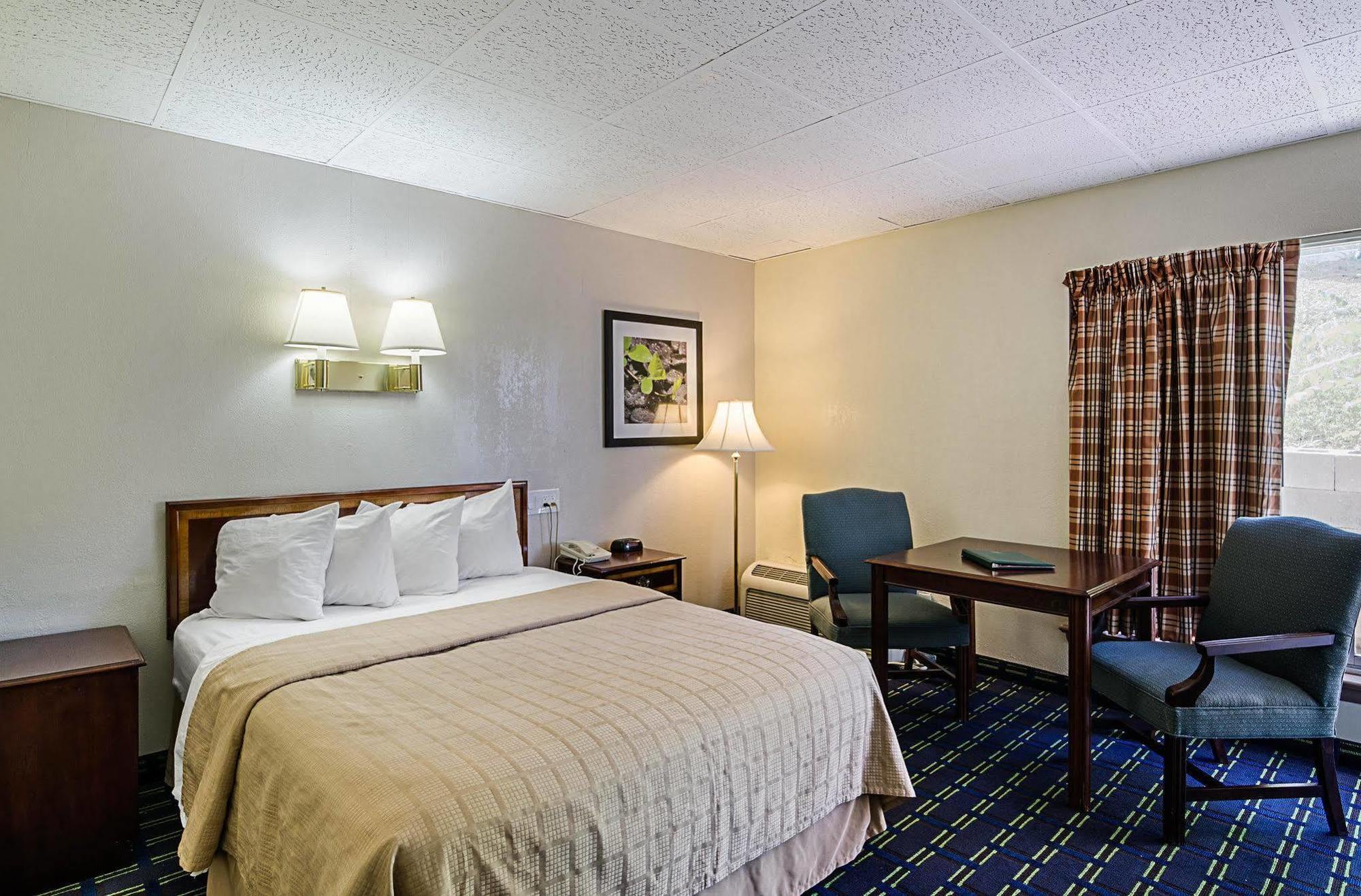 Quality Inn Waynesboro - Skyline Drive Экстерьер фото